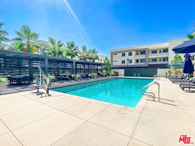 Building Photo - 1893 Union St