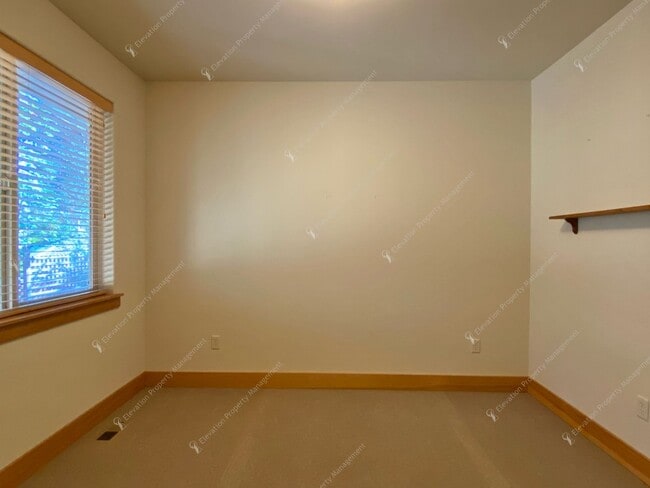 Building Photo - West Hills Gem with Timeless Charm and Modern Comfort