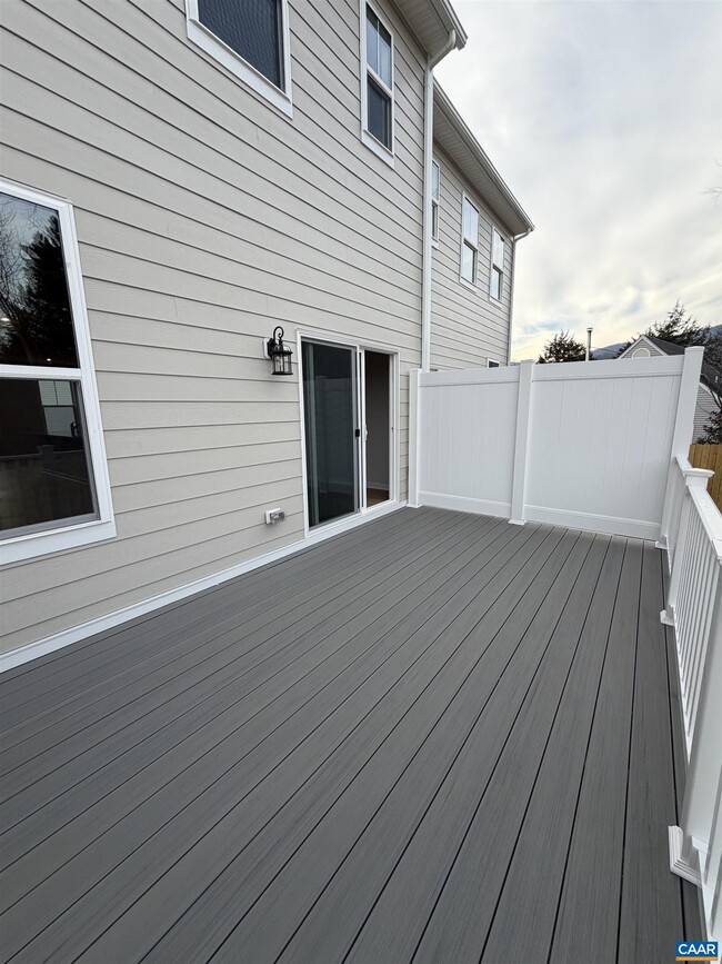 Building Photo - 5992 Cling Ln