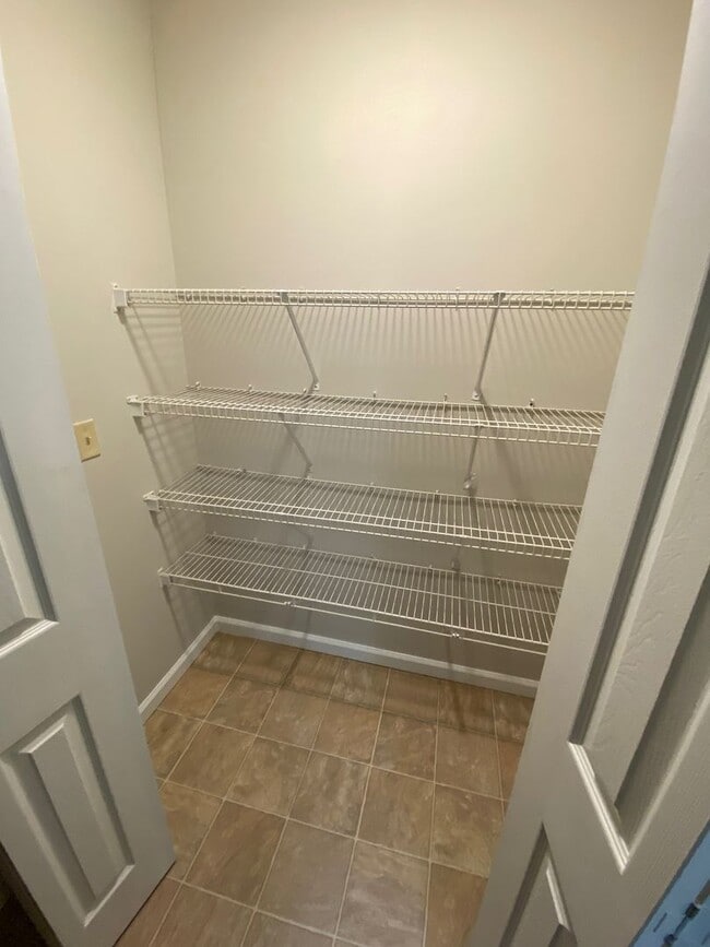 Building Photo - 3 bed/2 bath Beautiful 1-Level Home + Finished Basement! in PRIME BROOKHAVEN LOCATION!