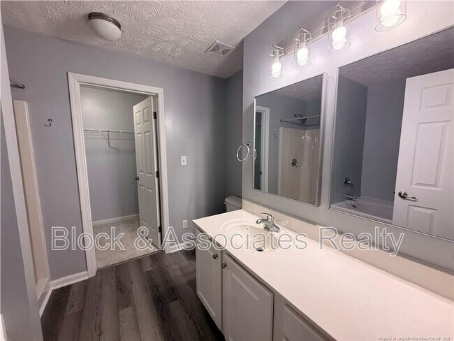 Building Photo - 3342 Harbour Pointe Pl