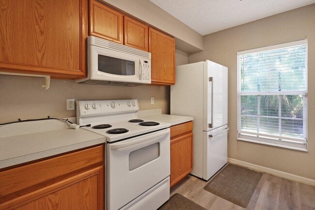Building Photo - 7127 Waterside Dr