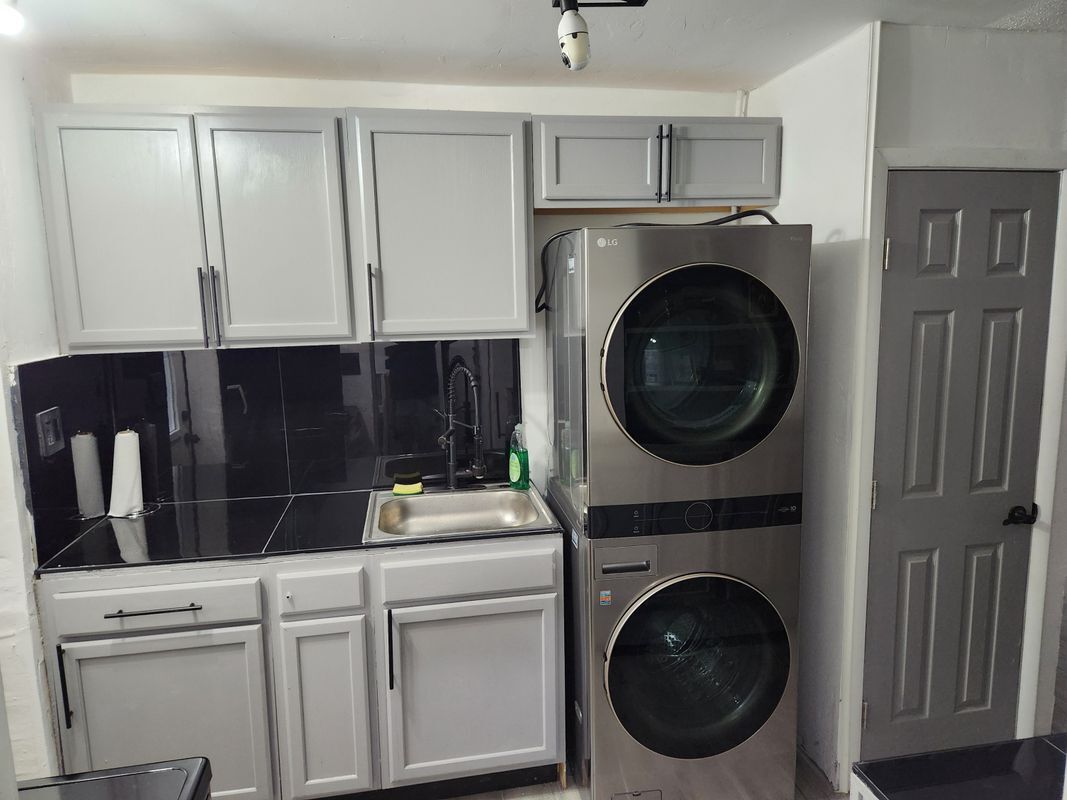 Building Photo - 213 SW 2nd Ct