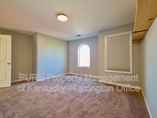 Building Photo - 2564 Rockaway Pl