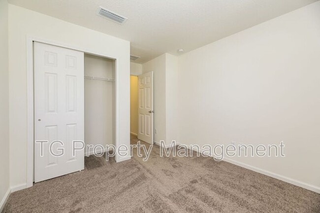 Building Photo - 140 Beach Palm Ct