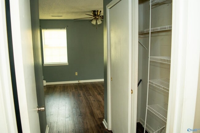 Building Photo - 3808 Timbercrest Dr NW