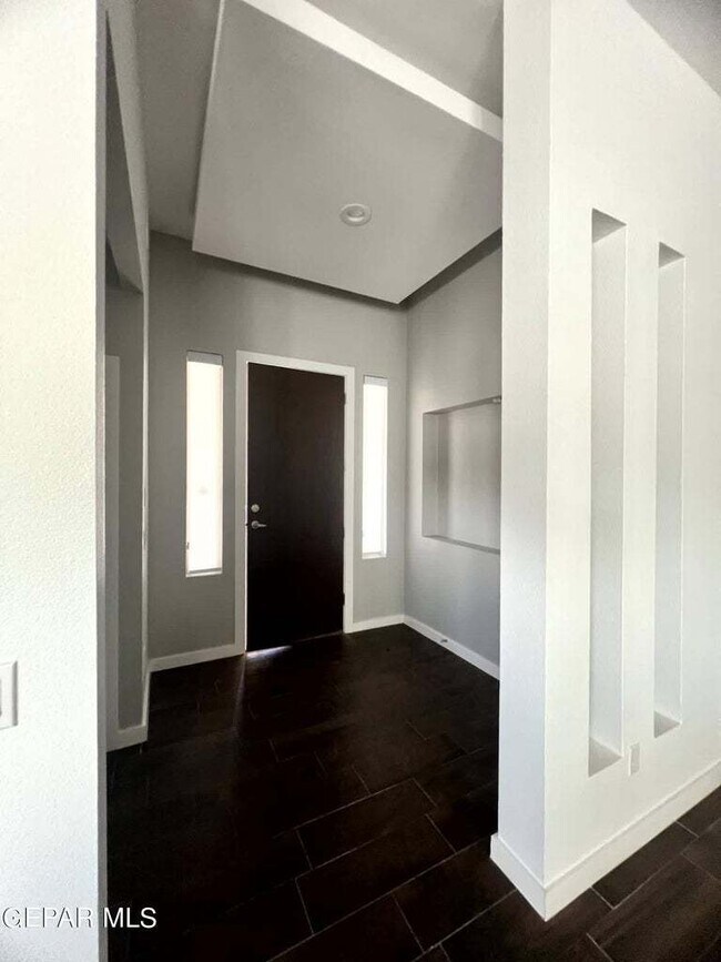 Building Photo - Open floor plan. 4 Bedrooms, 2.5 baths, 2 ...
