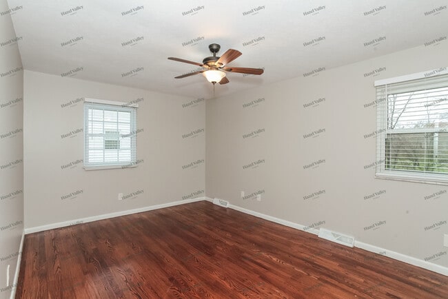 Building Photo - 5563 Little Flower Ave