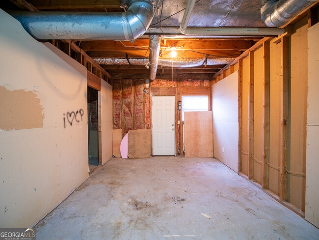 Building Photo - 4223 Lakes End Dr NW