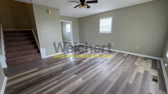 Building Photo - 3 bedroom, 2 bath Two-Story Home South Jonesboro