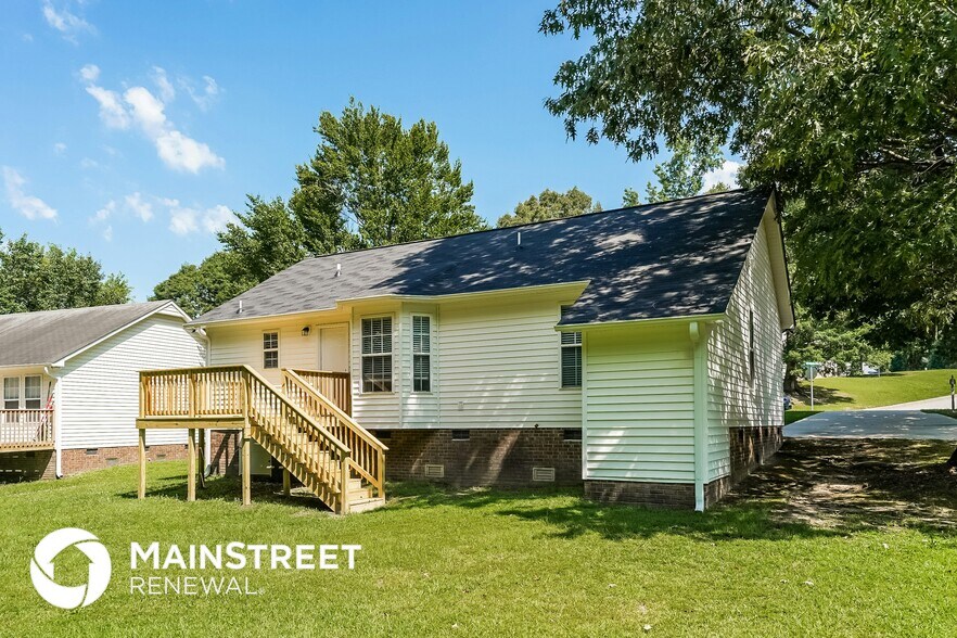 Building Photo - 1491 Smokey Mountain Dr