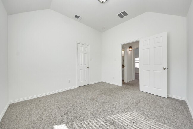 Building Photo - 17222 Red Oak Bend Dr