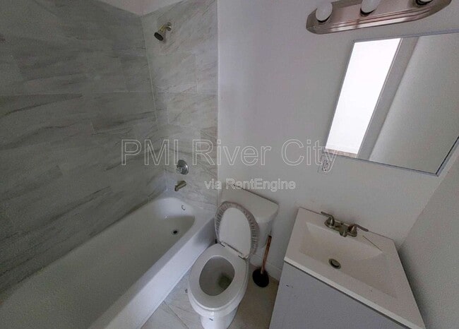 Building Photo - 1637 W 34th St