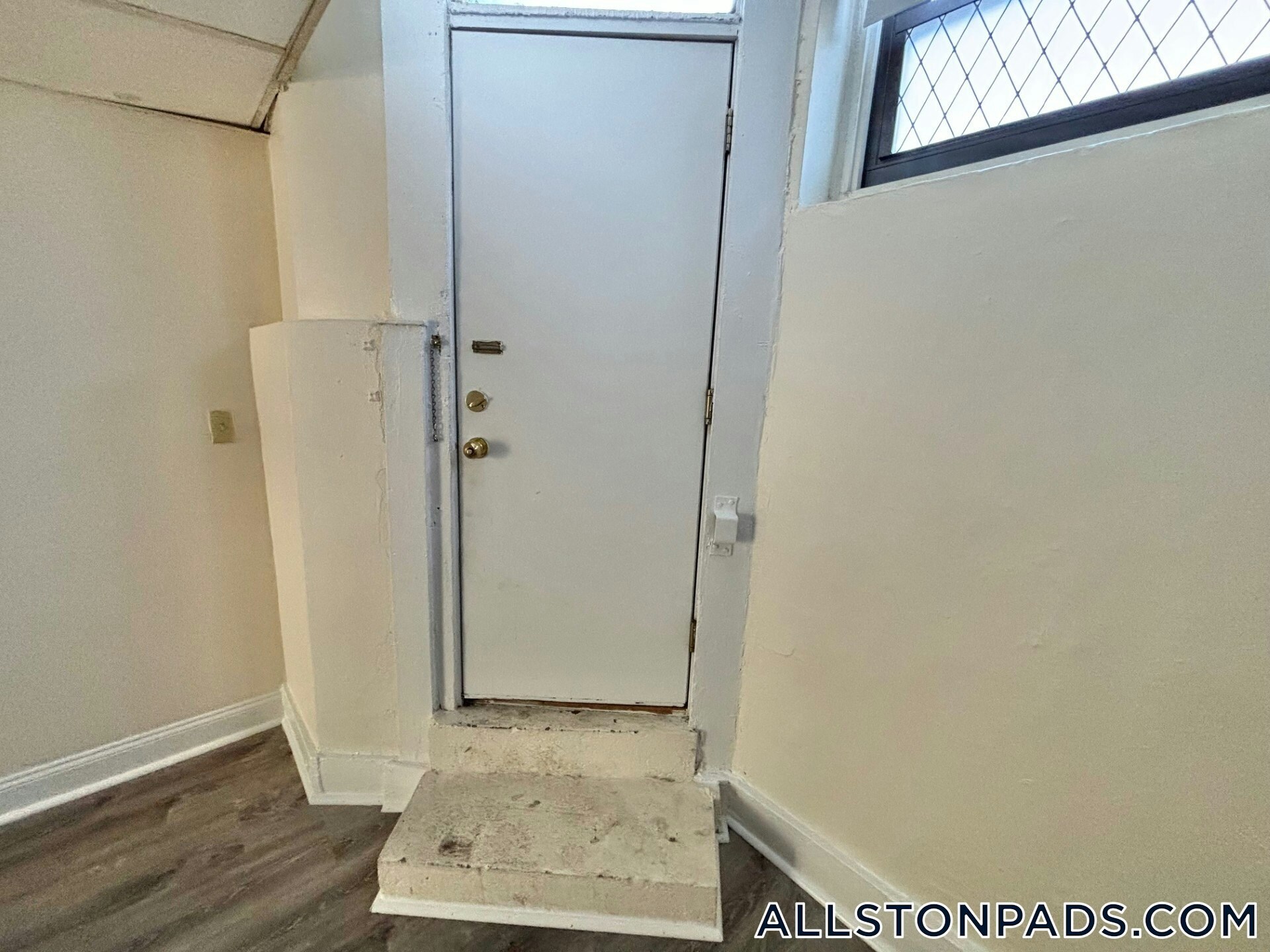 Building Photo - 1144 Commonwealth Ave