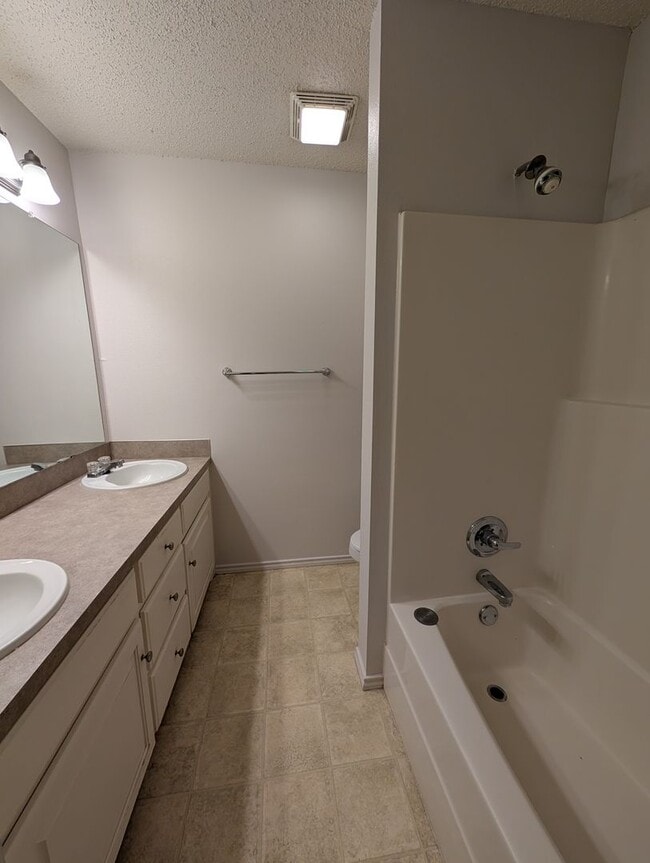 Building Photo - 2413 87th St