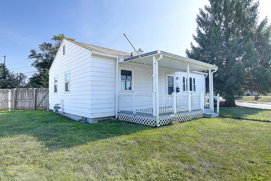 Building Photo - 2665 Elmore Dr