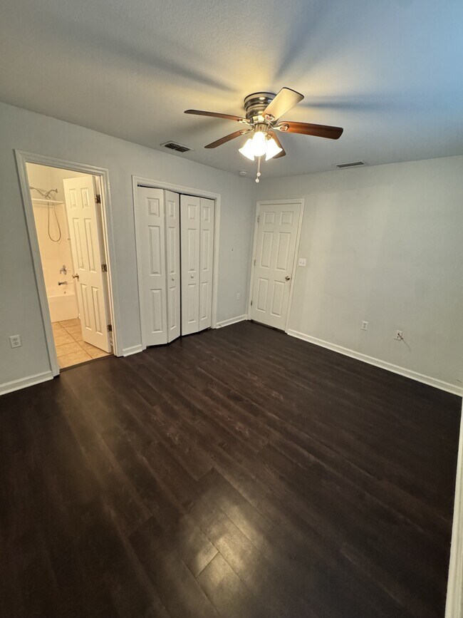 Building Photo - 2738 W Tharpe St