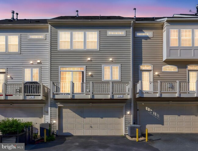 Building Photo - 743 Collington Ct