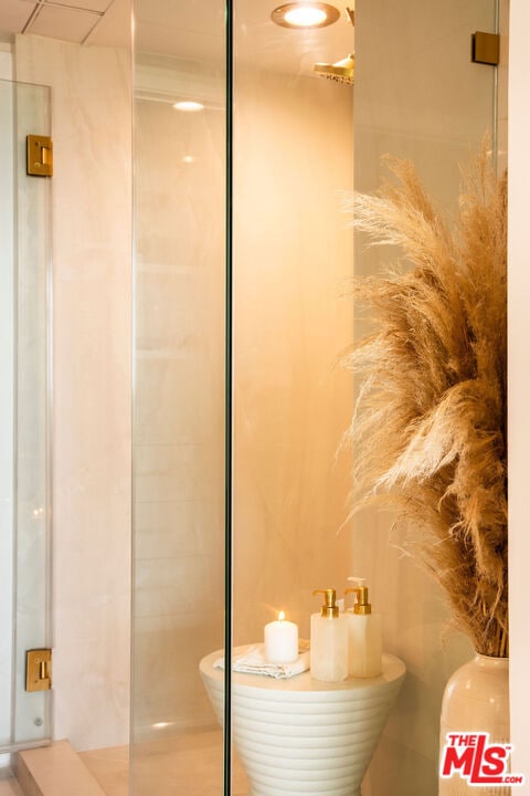 Building Photo - 13700 Marina Pointe Dr