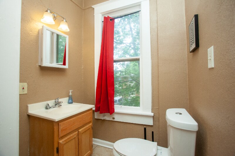 Building Photo - 95 N Willett St