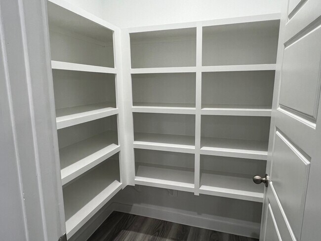 Building Photo - 3220 Crown Gate Dr