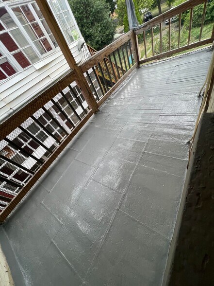 Building Photo - 27 S Locust St