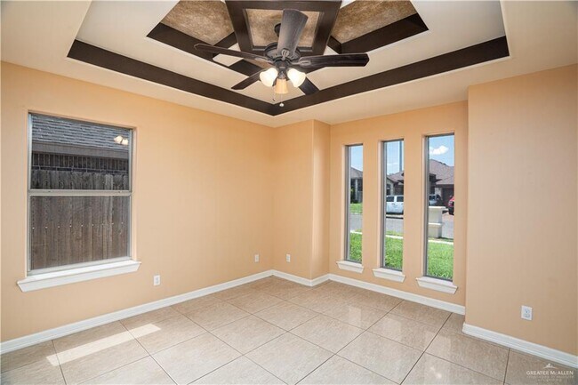 Building Photo - 308 Benites St