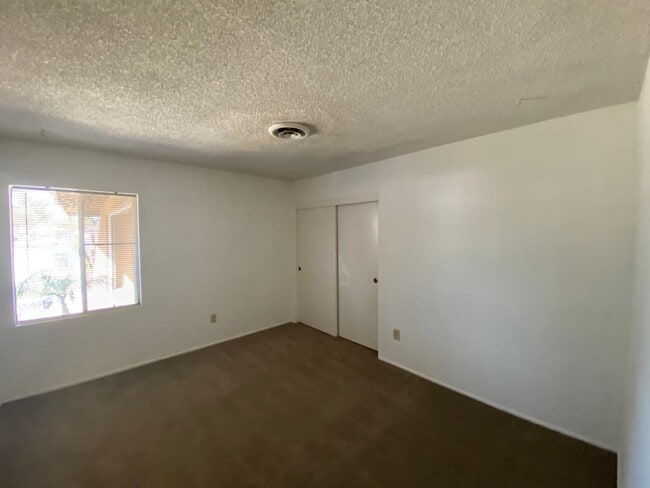 Building Photo - 5348 El Molino Ave