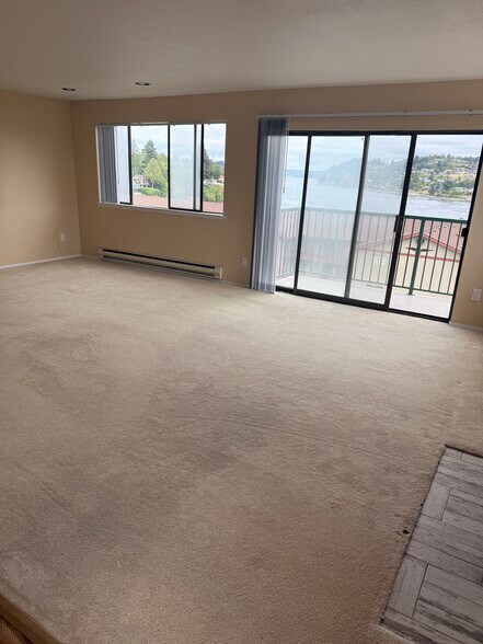 Balcony access via living room - 1602 Naval Ave