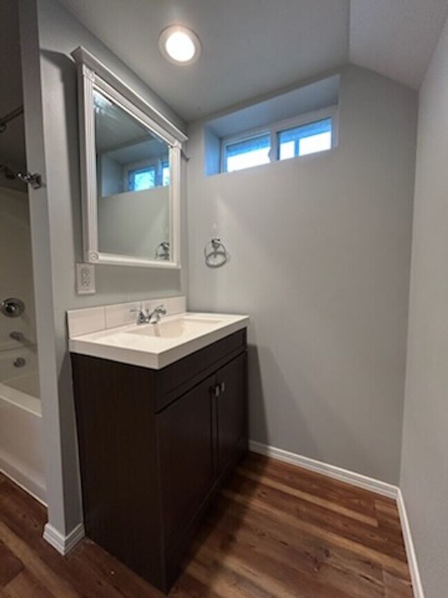 Building Photo - 224go