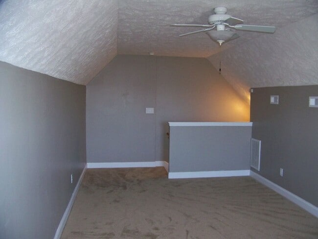 Building Photo - 274 Sanford Ct