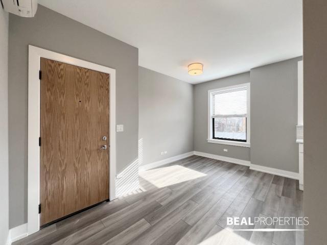 Building Photo - 2 bedroom in CHICAGO IL 60613