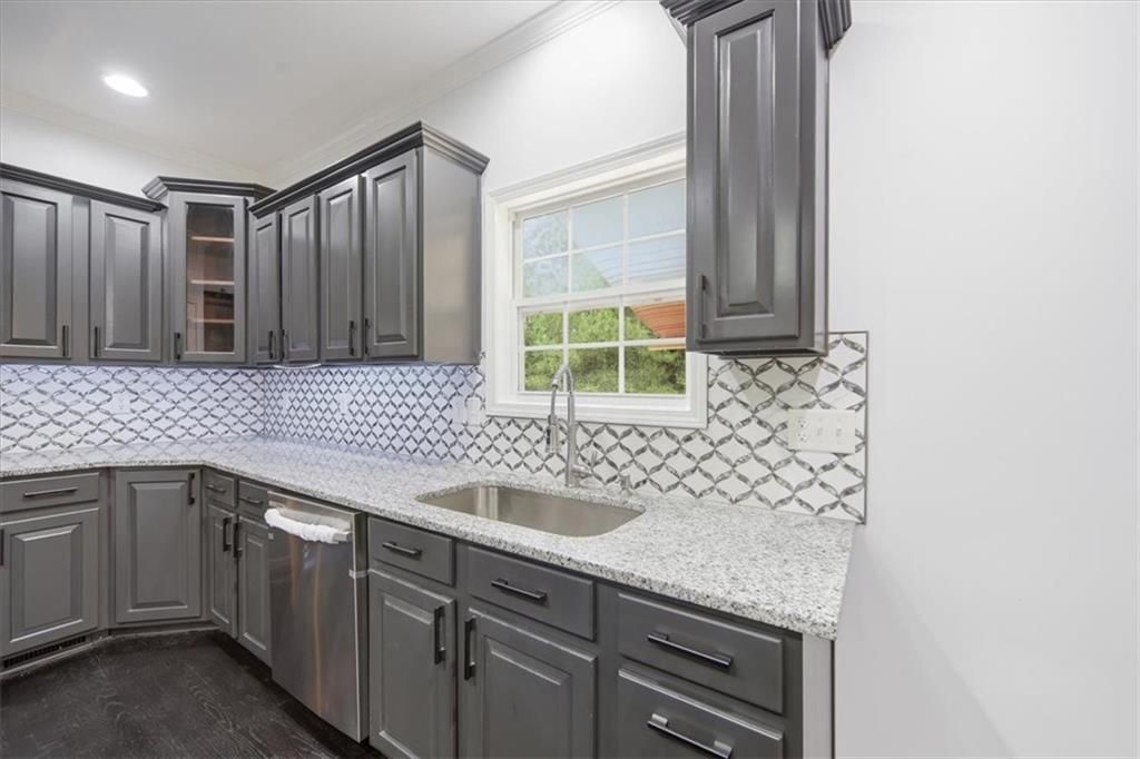 Building Photo - 2000 Millstone Dr SW
