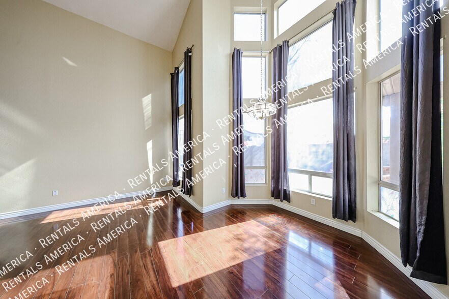 Building Photo - 2127 E Nighthawk Wy