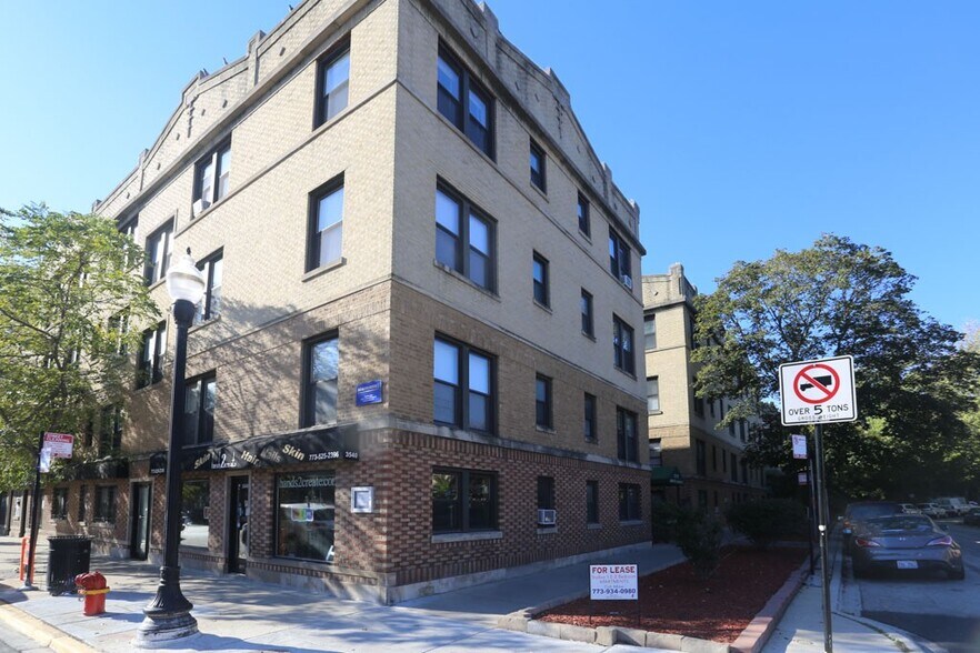 Building Photo - 729 W Brompton Ave