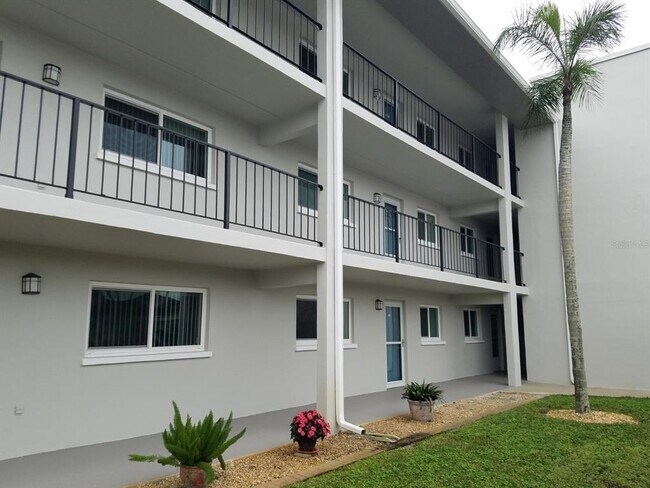 Building Photo - 649 S Tamiami Trl