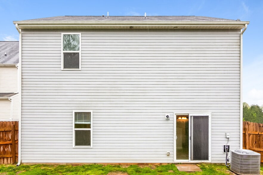 Building Photo - 6126 Loy Ct