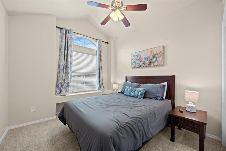 Building Photo - 1100 Heckathorn Pl