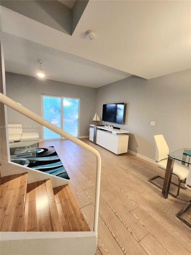 Building Photo - 619 Meridian Ave