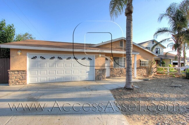 Building Photo - Beautiful Single-Story Home With 3 Bed/2 Bath