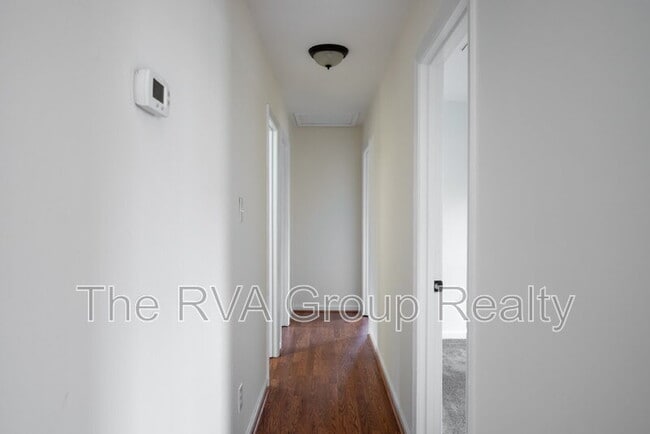 Building Photo - 8907 Huntingcreek Terrace