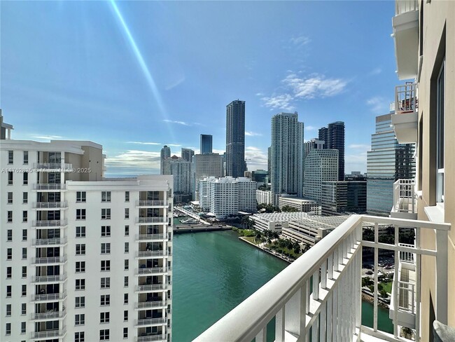 Primary Photo - 801 Brickell Key Blvd