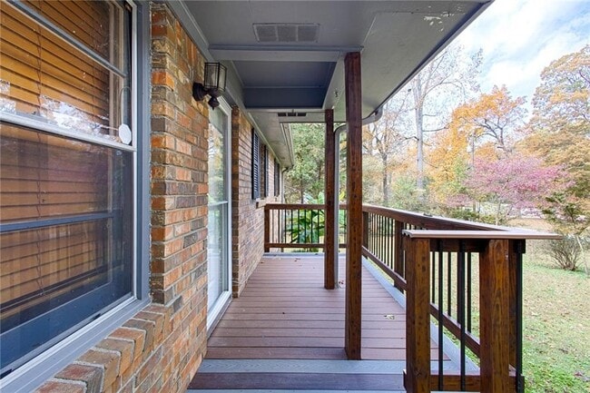 Building Photo - 4979 Paris Ave