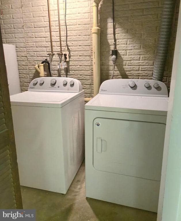 Building Photo - 82 Ewing Dr