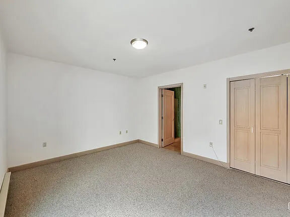 Building Photo - 368 Elm St