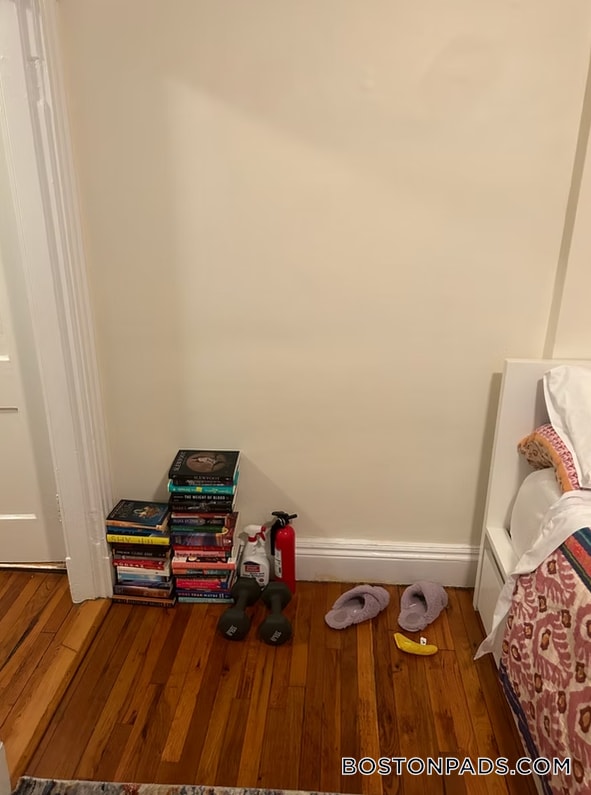 Building Photo - 211 Park Dr