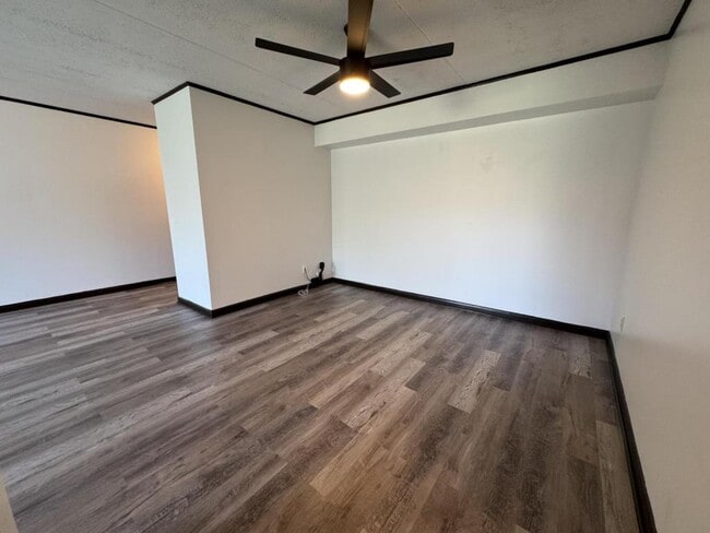 Building Photo - 1632 Forest Green Dr