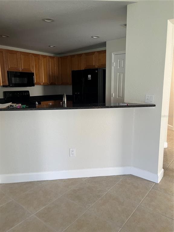 Building Photo - 240 West End Dr