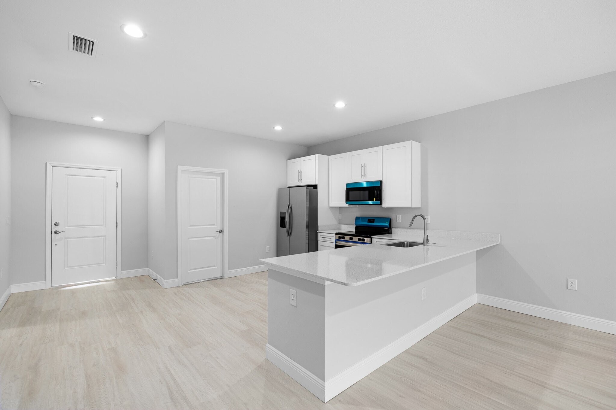 Building Photo - 10026 Cocoa Beach St