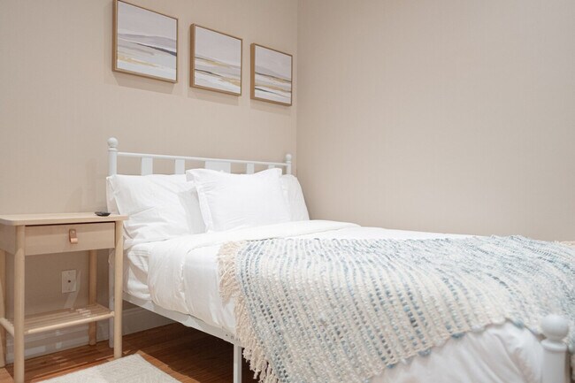 Building Photo - 5 W 101st St